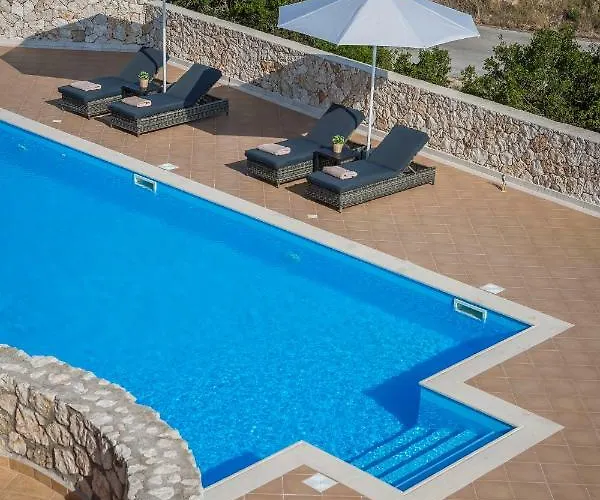 Pieno Di Luce Skala Loft With Private 107m2 Pool And Breakfast *
